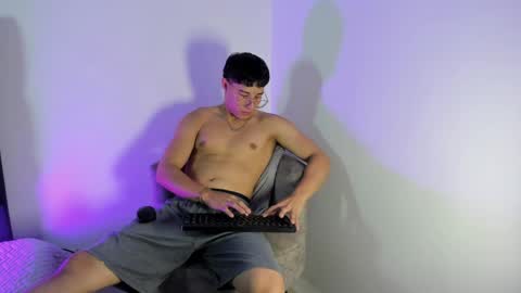 Snapshot of angel_montalvan chatting on June 8, 2026, 2:12 am Angel online show from June 8, 2026, 2:12 am