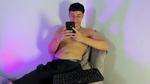 Snapshot of angel_montalvan chatting on June 11, 2026, 2:53 am Angel online show from June 11, 2026, 2:53 am