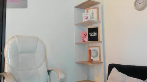 Angel online show from November 16, 2025, 4:40 am