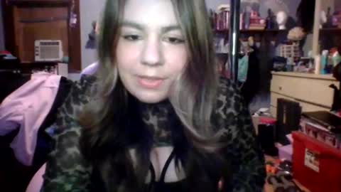 Snapshot of angel_raexx chatting on November 19, 2025, 1:55 pm Angel online show from November 19, 2025, 1:55 pm