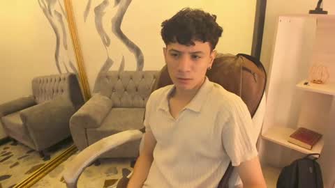 Snapshot of angel_st1 chatting on April 18, 2026, 12:20 pm Angel online show from April 18, 2026, 12:20 pm