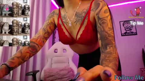 Snapshot of angela_lauren chatting on December 20, 2024, 12:52 am Angela online show from December 20, 2024, 12:52 am