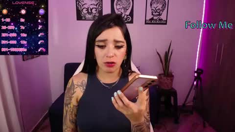 Angela online show from November 5, 2025, 10:21 pm