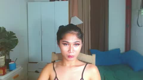 angela online show from December 12, 2024, 2:04 am