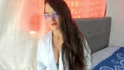 angela_nix online show from September 17, 2025, 3:14 pm