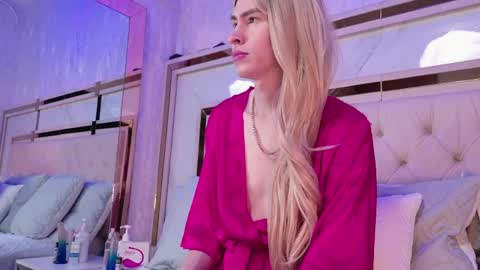 angela_white22 online show from June 7, 2026, 2:43 pm