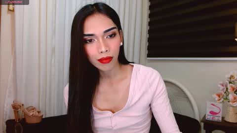 SENORITA online show from November 11, 2025, 12:21 am