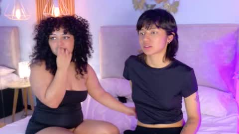 Snapshot of angelandkai chatting on November 15, 2025, 5:49 am Angelaandkai online show from November 15, 2025, 5:49 am