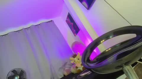 Angela online show from February 7, 2026, 9:18 pm