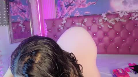 Angela online show from June 1, 2026, 7:59 pm