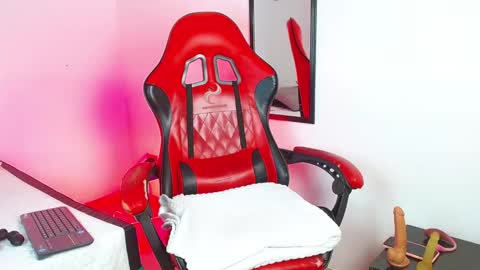 Snapshot of angelbacker chatting on November 24, 2025, 2:28 pm Angel online show from November 24, 2025, 2:28 pm