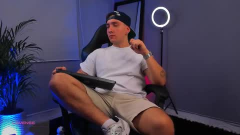 angelbell19 online show from September 10, 2025, 1:49 am