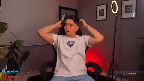 angelbell19 online show from September 12, 2025, 12:11 am