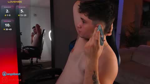 angelbell19 online show from September 25, 2025, 10:24 pm