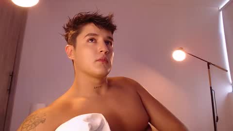 Angel online show from November 12, 2025, 9:03 pm