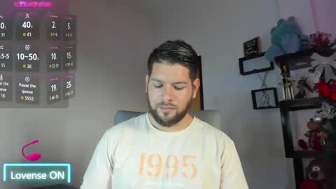 Snapshot of angelcute3 chatting on December 1, 2025, 4:12 pm angel online show from December 1, 2025, 4:12 pm