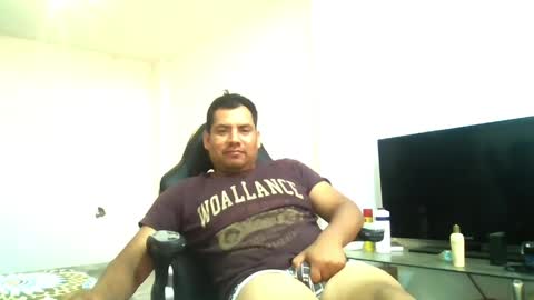 angeldavid90 online show from April 6, 2026, 6:53 pm