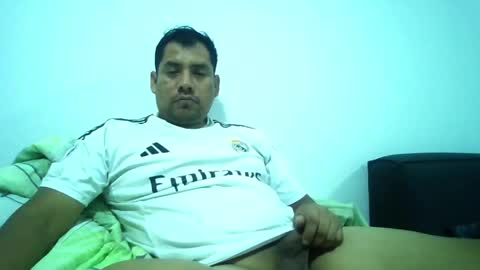 angeldavid90 online show from June 7, 2026, 4:05 am