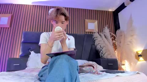 Snapshot of angeldoll_1 chatting on February 15, 2026, 5:04 am Angel Doll online show from February 15, 2026, 5:04 am