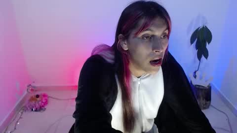 angele online show from November 7, 2025, 8:42 pm