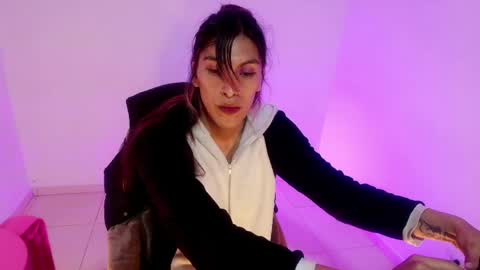 angele online show from May 29, 2026, 9:35 pm