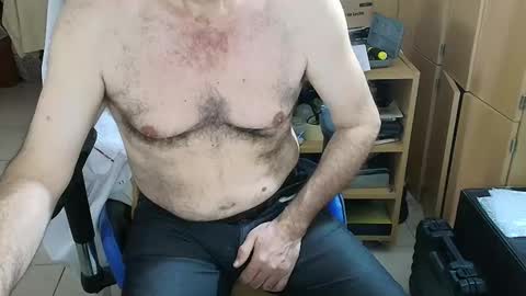 angelgarcia269 online show from April 15, 2026, 12:01 pm