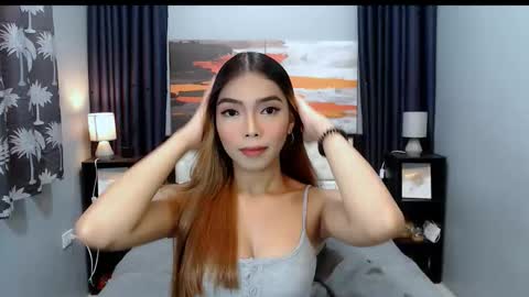 MISS PAU online show from December 15, 2025, 4:28 am