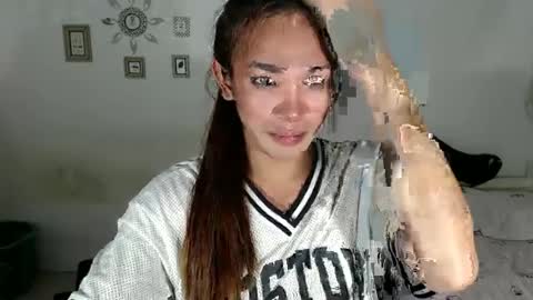 Yhanna online show from March 9, 2025, 12:53 pm