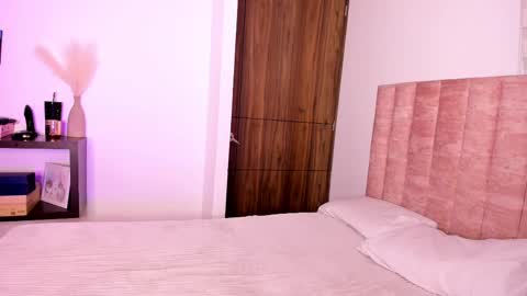 angelica_rose7 online show from March 8, 2025, 4:12 am