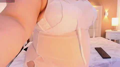 Angelica  online show from October 25, 2025, 8:25 pm