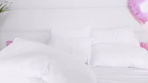 Angelic online show from February 28, 2026, 2:45 am