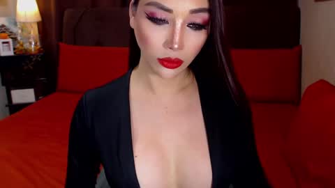 MS. AMALIA online show from March 12, 2025, 4:19 am