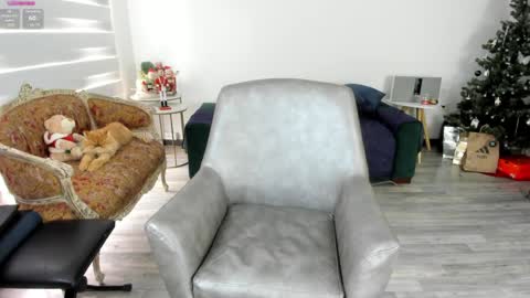 angelina_class_7 online show from December 24, 2024, 3:26 pm