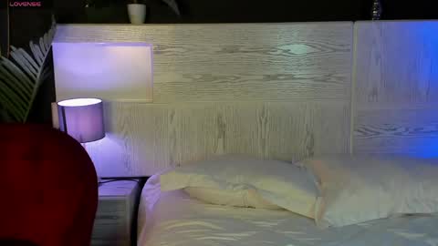 angelina_hilton online show from April 16, 2026, 12:28 pm