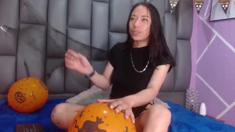 Snapshot of angelina_ny chatting on October 14, 2025, 2:07 pm    ANGELINA    online show from October 14, 2025, 2:07 pm