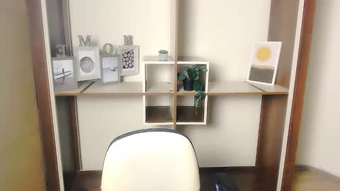 Angelina online show from September 12, 2025, 6:46 am