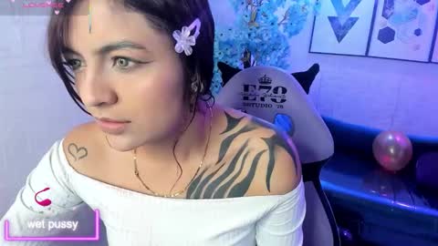 Snapshot of angeline_harper chatting on October 26, 2025, 12:55 pm angeline harper online show from October 26, 2025, 12:55 pm