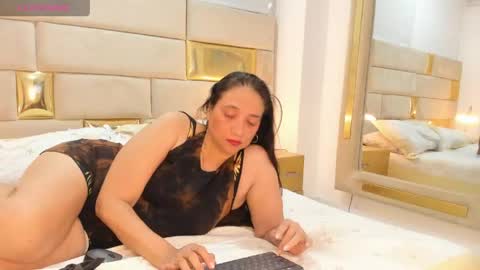 Snapshot of angeline_sttone chatting on April 12, 2026, 2:05 am angeline_sttone online show from April 12, 2026, 2:05 am