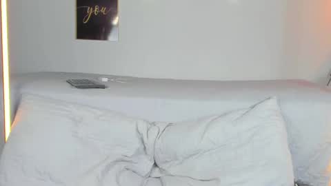 angelinepossy online show from March 9, 2025, 12:00 am