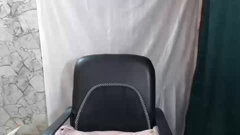 angela online show from October 16, 2025, 1:17 am