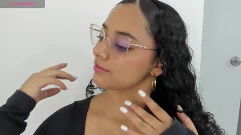 A F R O D I T A online show from September 18, 2025, 11:56 am