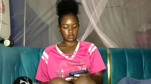 angelkyla online show from November 21, 2025, 8:35 am