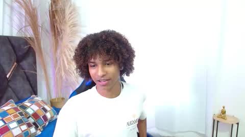 Angel online show from November 10, 2025, 8:52 pm