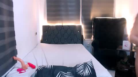 Snapshot of angella_dior chatting on September 22, 2025, 5:59 pm angella_dior online show from September 22, 2025, 5:59 pm