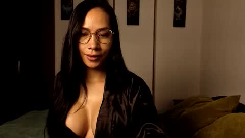  ANGELA ISABELLA  online show from January 17, 2026, 12:32 pm