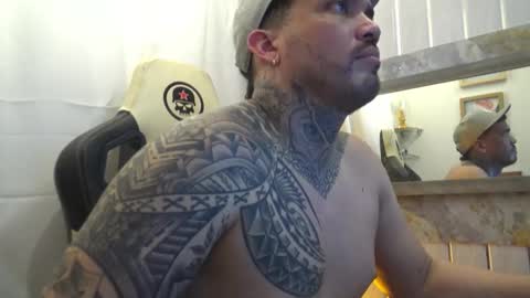 angellatino0 online show from September 24, 2025, 7:01 am