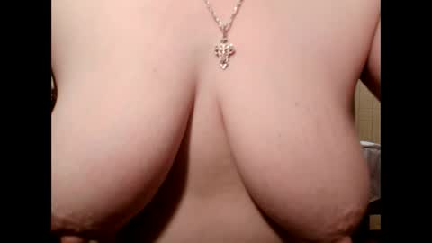 angelleah online show from October 5, 2025, 5:50 am