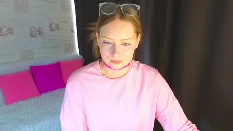 Snapshot of angellisss chatting on October 9, 2025, 5:27 am Cutie online show from October 9, 2025, 5:27 am