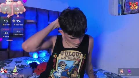 Snapshot of angelocute_ chatting on December 28, 2024, 3:37 am Angelo I work from home this is my room  online show from December 28, 2024, 3:37 am