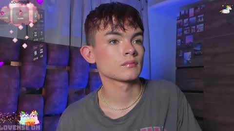 Snapshot of angelocute_ chatting on March 11, 2025, 11:01 am Angelo I work from home this is my room  online show from March 11, 2025, 11:01 am
